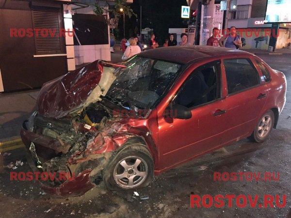 Маршрутка попала в ДТП с двумя легковушками на проспекте Стачки